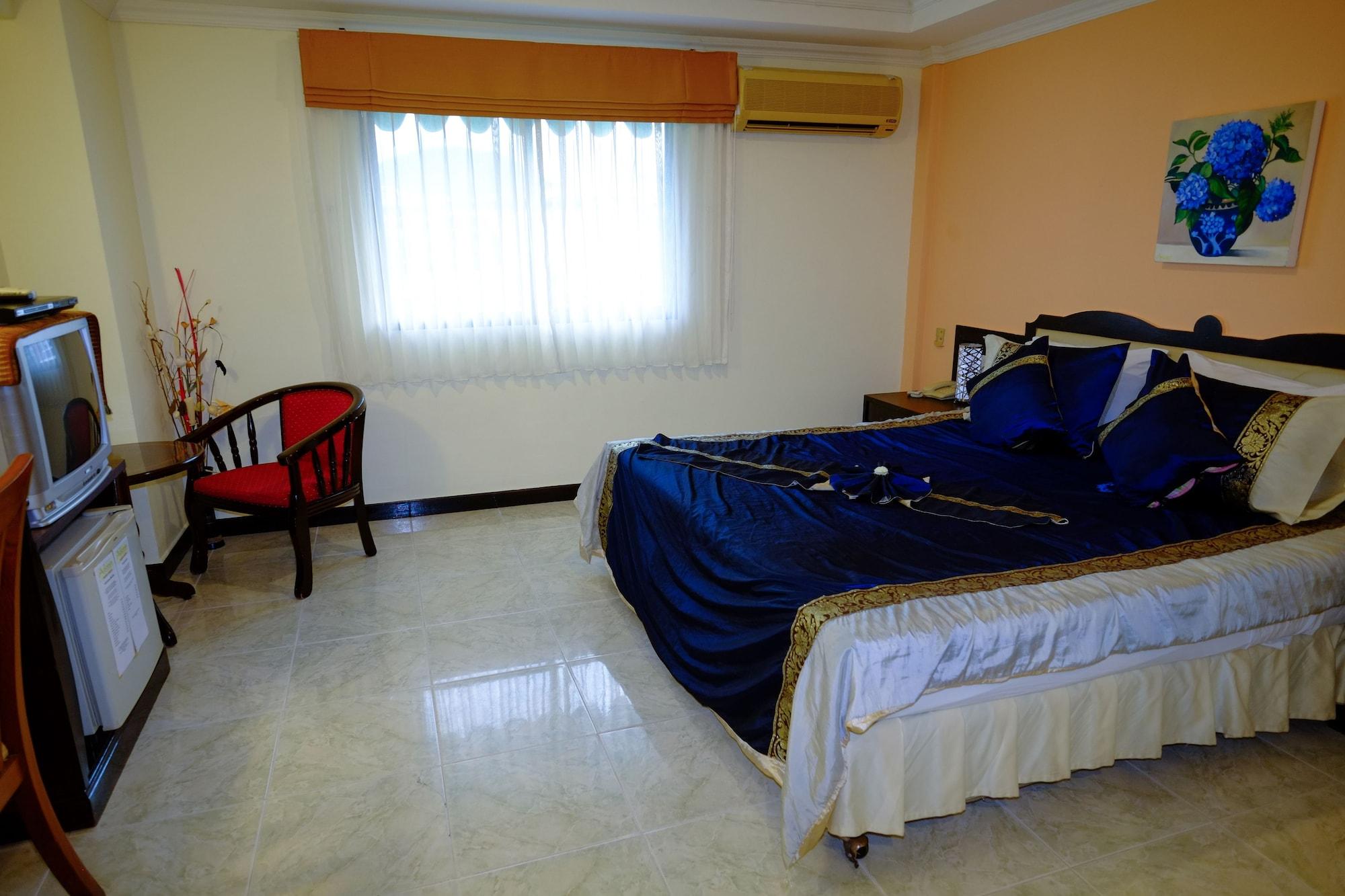 Adonis Guest House Patong Exterior photo