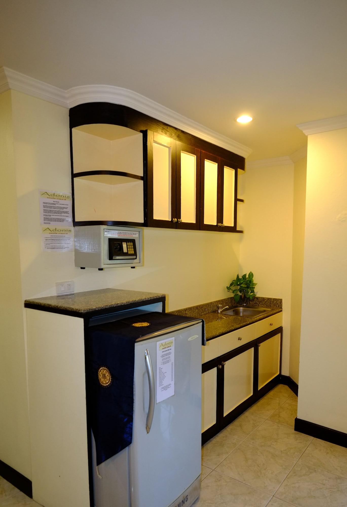 Adonis Guest House Patong Exterior photo