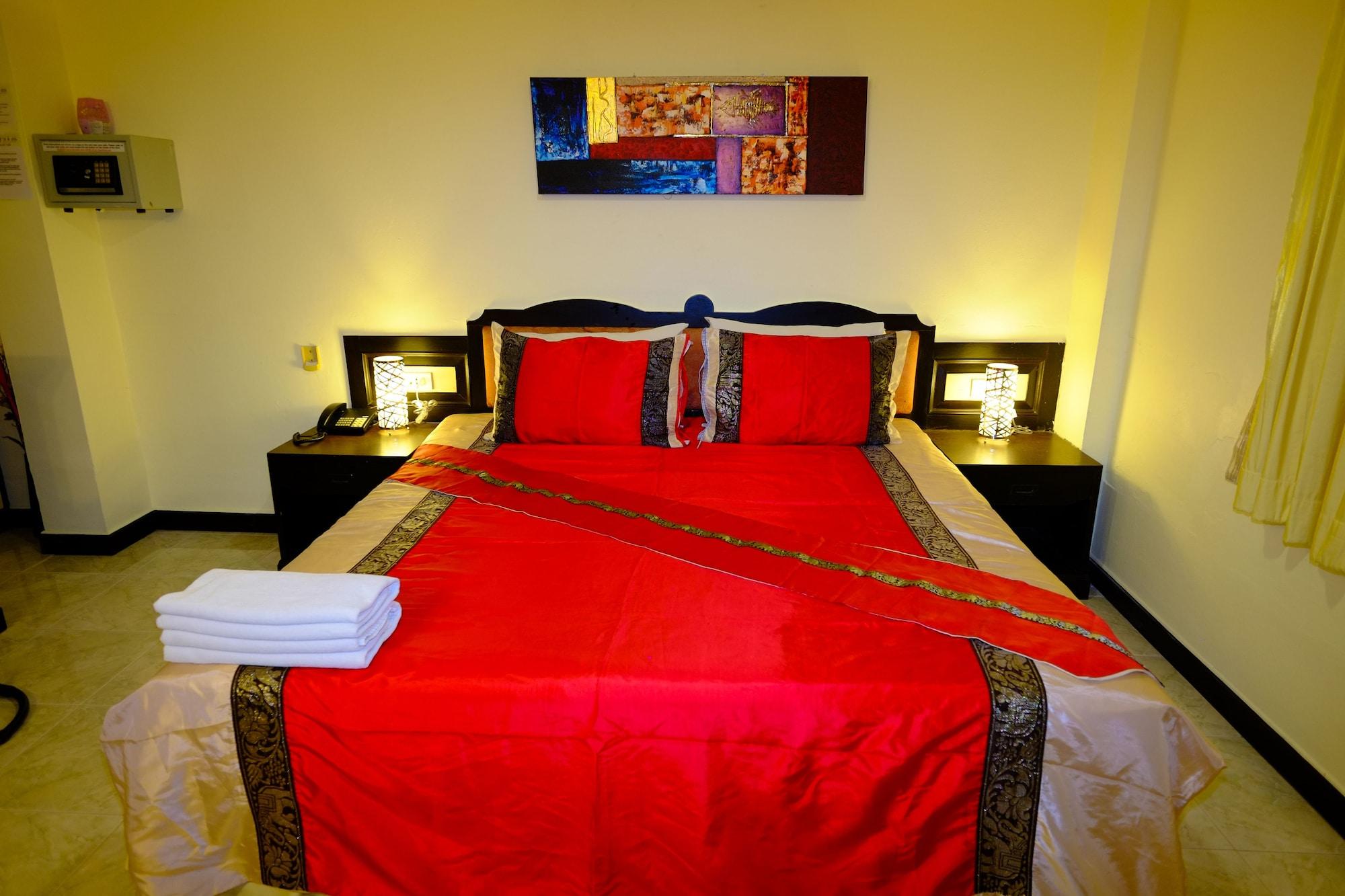 Adonis Guest House Patong Exterior photo