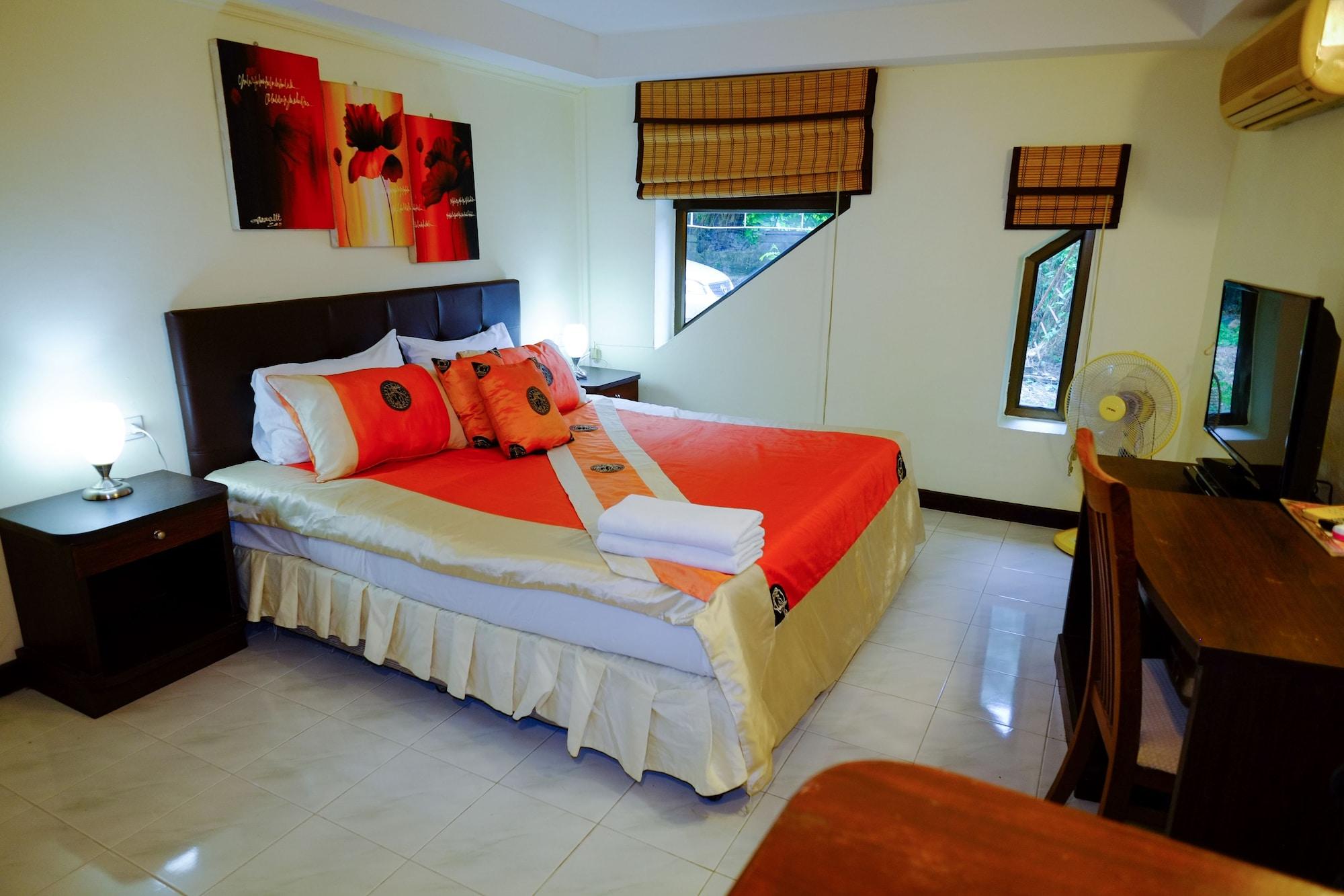 Adonis Guest House Patong Exterior photo