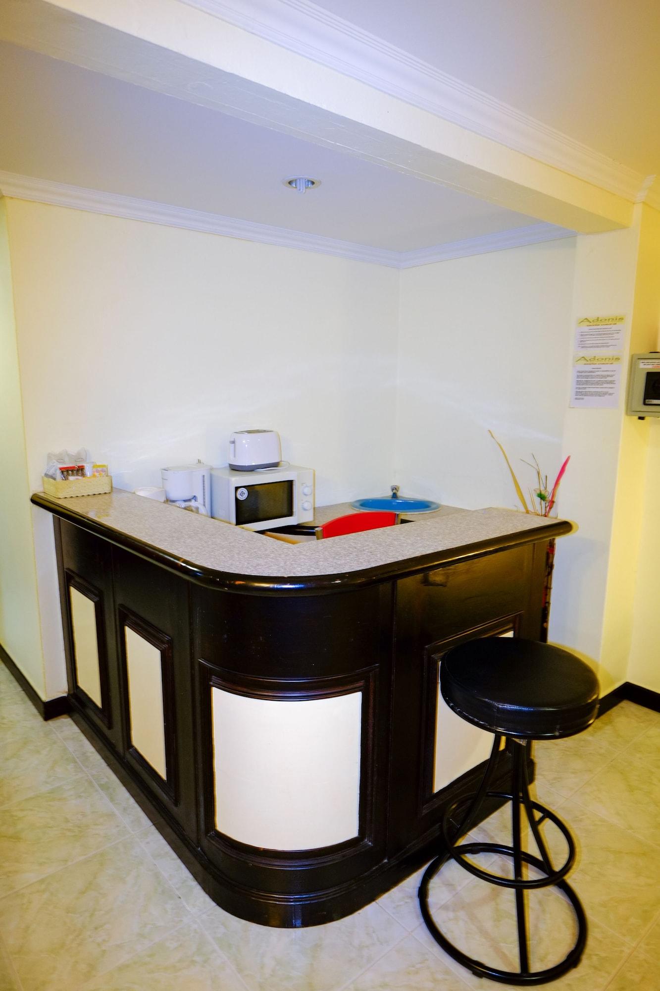 Adonis Guest House Patong Exterior photo