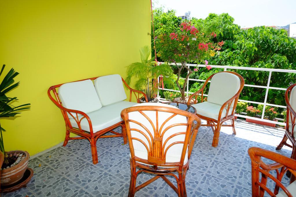 Adonis Guest House Patong Exterior photo