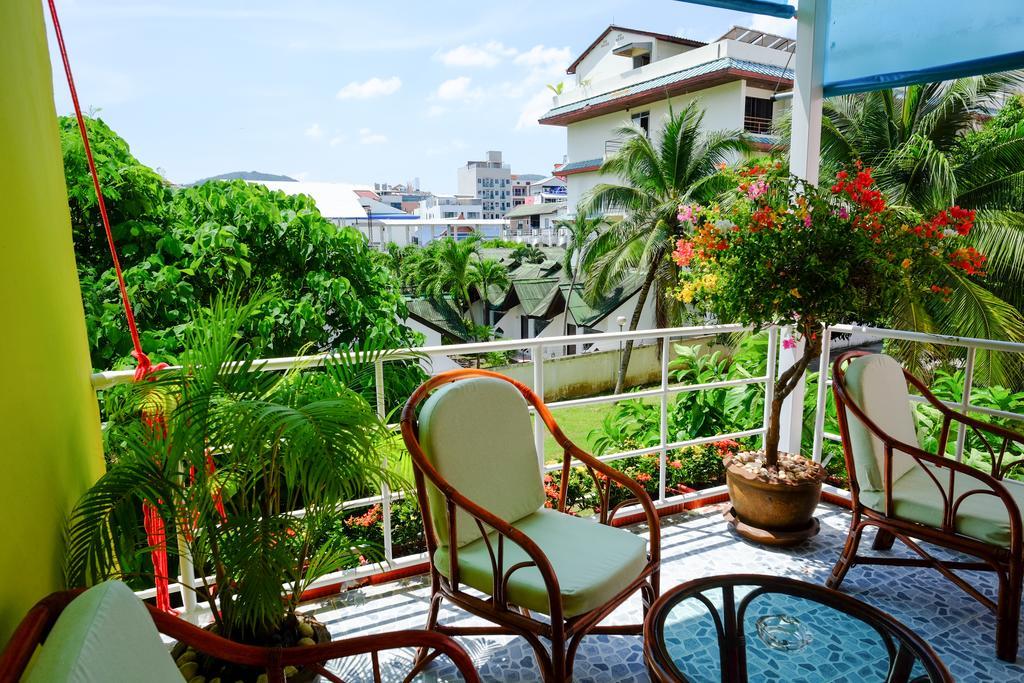 Adonis Guest House Patong Exterior photo
