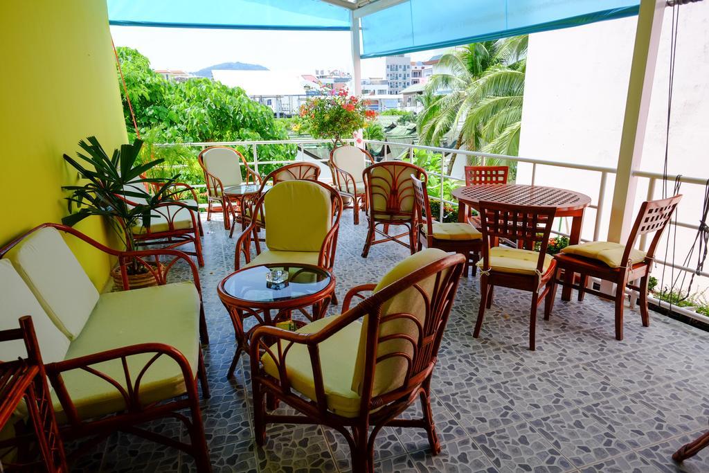 Adonis Guest House Patong Exterior photo